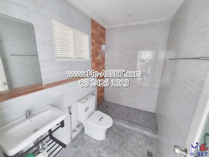 ขายทาวน์เฮ้าส์ รีโนเวทใหม่ ย่าน คูคต ลำลูกกา คลอง2 เสมาฟ้าคราม ปทุมธานี : ม.บุศรินทร์ 2 : 2 ชั้น 21.2 ตร.วา