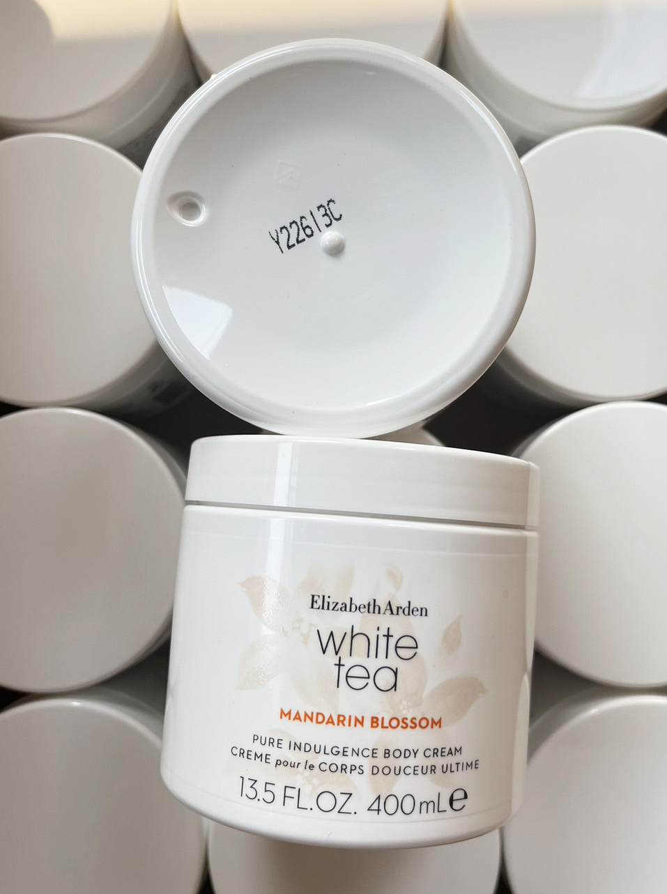 Elizabeth Arden White Tea Mandarin Blossom Pure Indulgence Body Cream 400ml. ครีมทาผิวกาย กลิ่นดอกส้ม