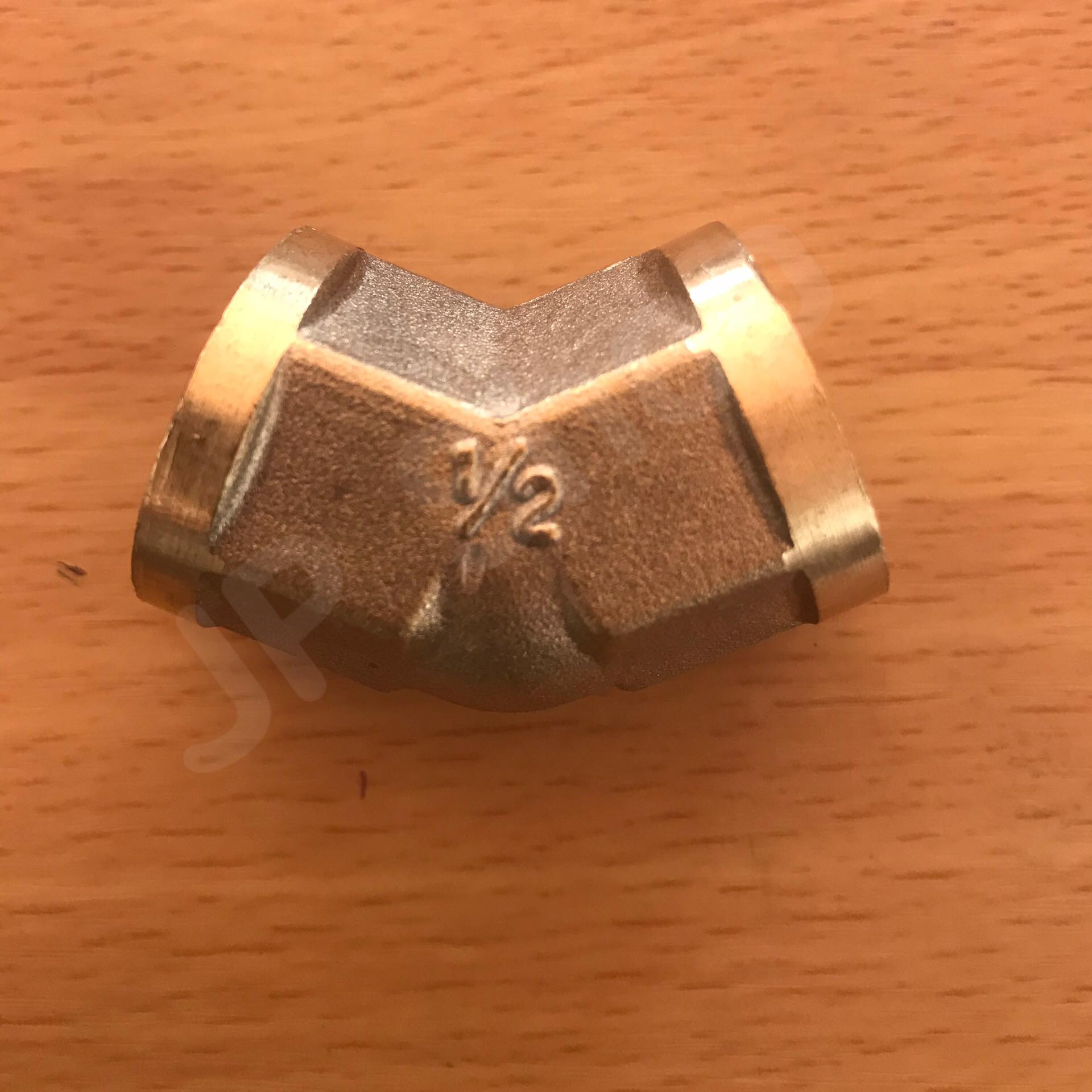 ข้องอทองเหลือง 45 องศา เกลียวใน ขนาด 4 หุน #1954