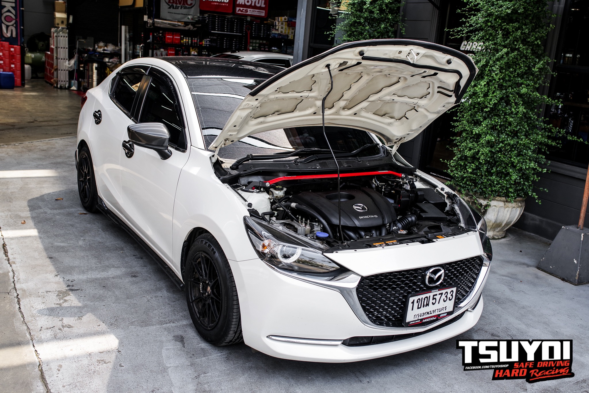 ค้ำโช้คหน้า TSUYOI Mazda2