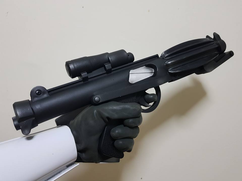 ปืนบลาสเตอร์ E-11 Stormtrooper Blaster - Star Wars Costume