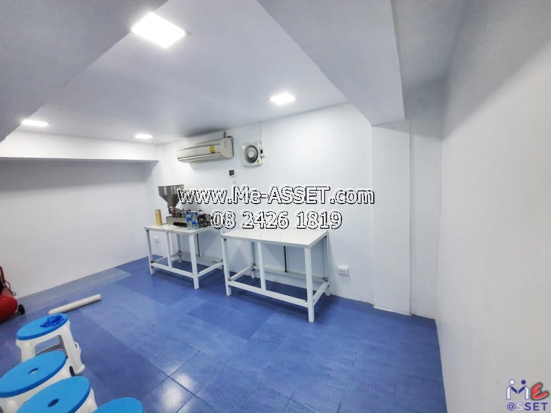 ขายอาคารพาณิชย์ พร้อมกิจการหอพัก 135 ห้อง ย่าน ซอยใจเอื้อ บางขะแยง อำเภอเมืองปทุม : ซ.ใจเอื้อ 1 : 10 คูหา 5 ชั้น 232.3 ตร.วา