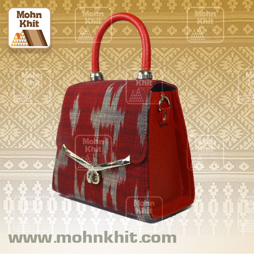 กระเป๋าผ้าทอมัดหมี่สีหมากสุก กระเป๋าถือ กระเป๋าหิ้ว 11x27x16 Cm//Khit Bag, Tote Bag, Tote Bag