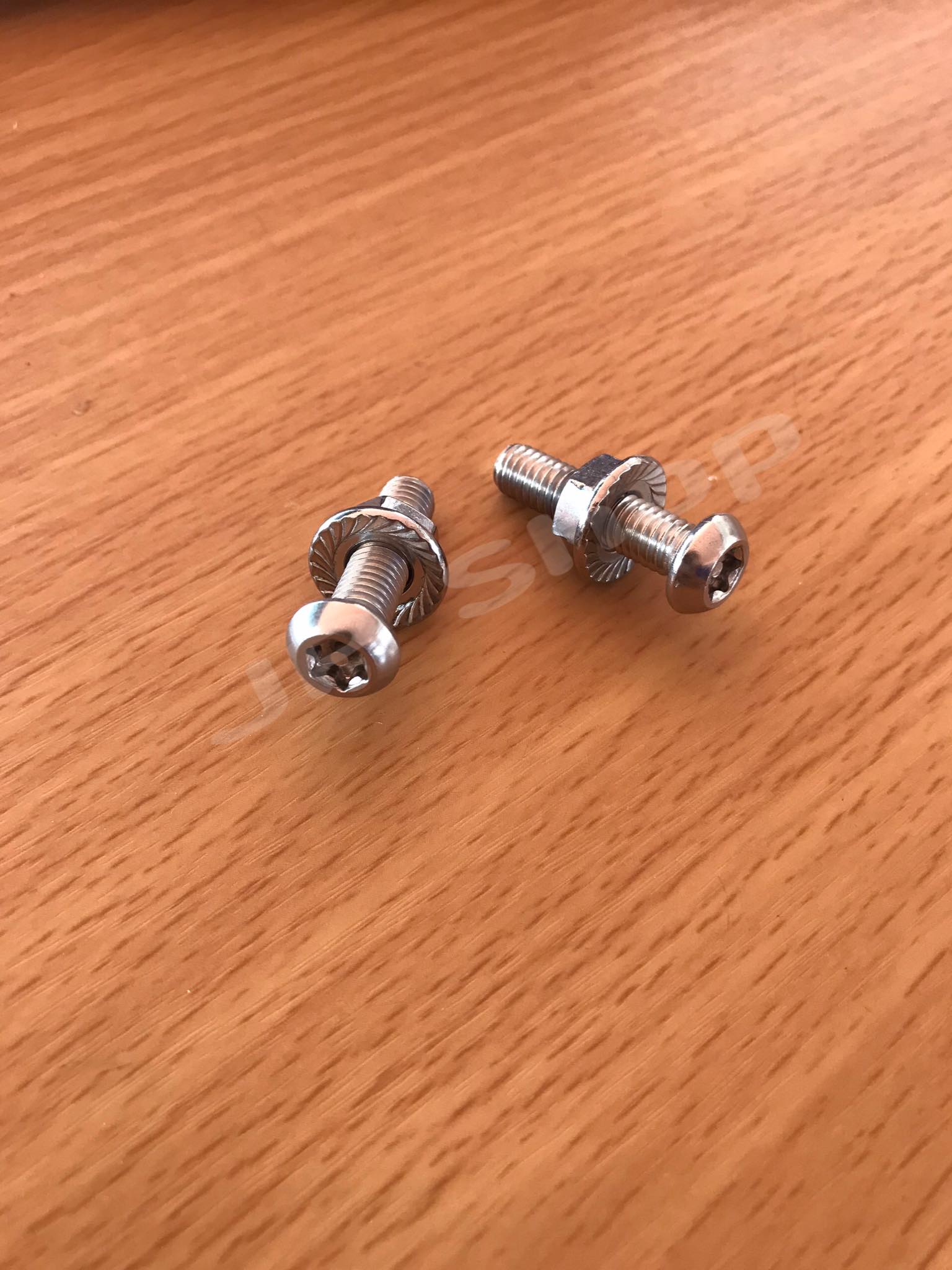 น็อต สกรู น็อตสแตนเลสขนาดM6*16มม. พร้อมหัวน็อต (ดอกจันทร์) #6616