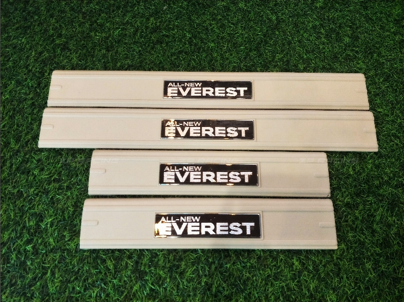 คิ้วบันได สคัฟเพลท Ford Everest 2015-2022 แบบพลาสติก