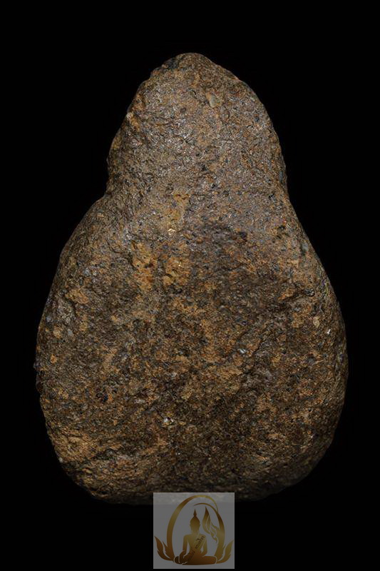 พระนางกำแพง พิมพ์หัวเรือเมล์ กรุเจดีย์กลางทุ่ง (ลานทุ่งเศรษฐี) จ.กำแพงเพชร