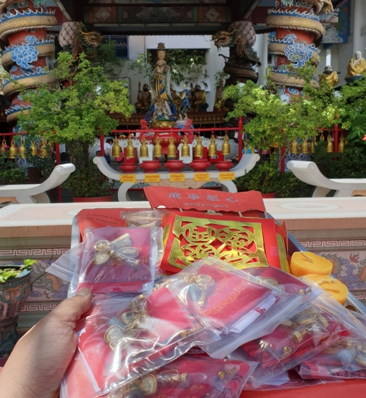 ชุดจี้ เบญจคุณมงคล5องค์ ประกอบไปด้วยวัตถุมงคล 5 อย่าง ปลุกเสกแล้ว!!!แถมยันต์1ผืน มีของสั่งได้เลยคะ