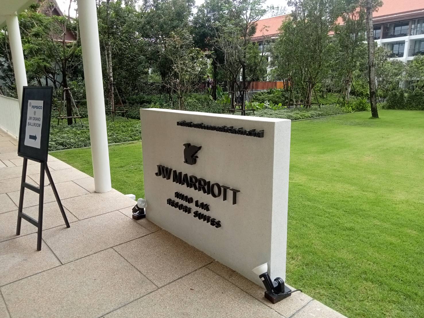 #งานติดตั้งป้ายอักษรสแตนเลสแฮร์ไลน์ทำสี