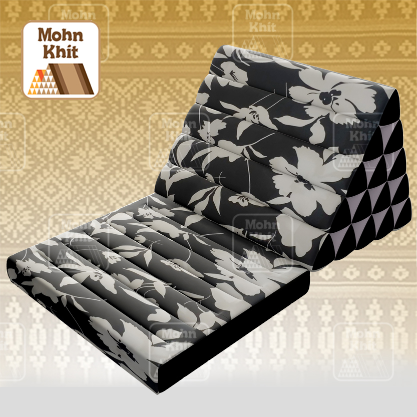 หมอนสามเหลี่ยม 15 ช่องติดเบาะ1 พับ ปลอกสวมซิป 57cmx76cmx36 cm Triangle Khit Thai Floor Cushions Traditional handmade 15 holes with 1 part of mattress.