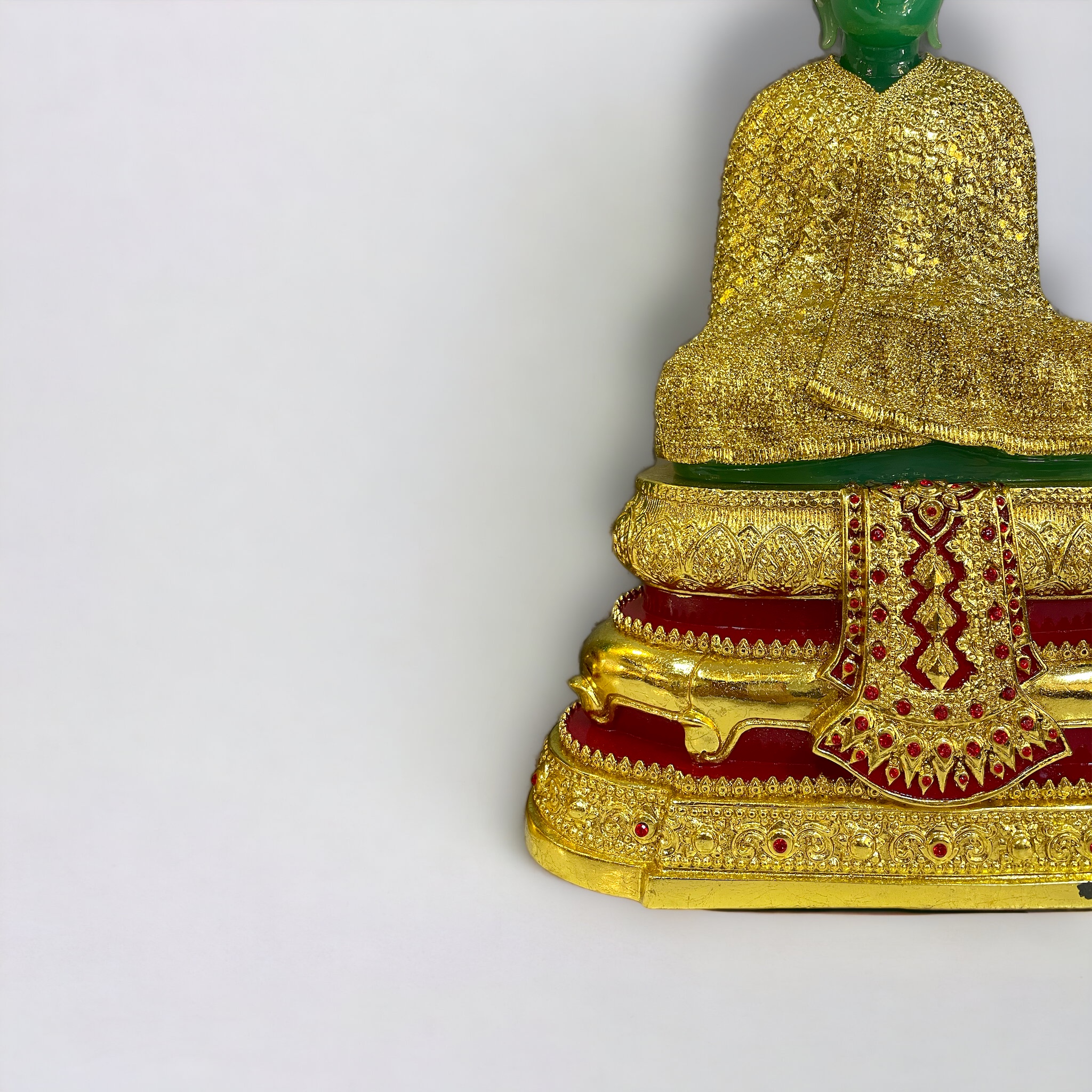 พระแก้วมรกต 9 นิ้ว ฤดูหนาว สีเขียวหยก