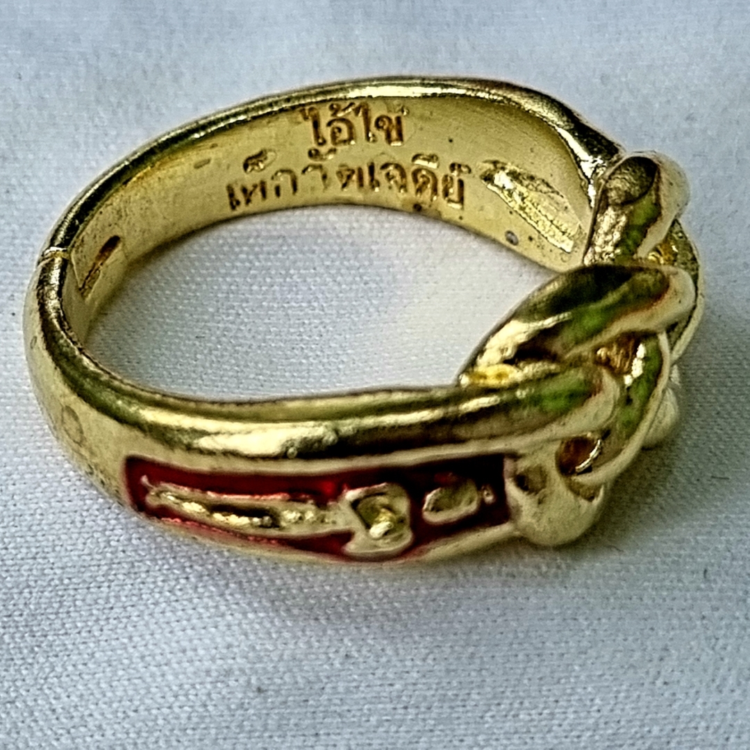 แหวน พิรอด ไอ้ไข่ เด็กวัดเจดีย์ มี4สีให้เลือก แดง เขียว น้ำเงินและทองล้วน วัสดุทองเหลือง ปรับขนาดได้ 8-11(57-65) สำเนา