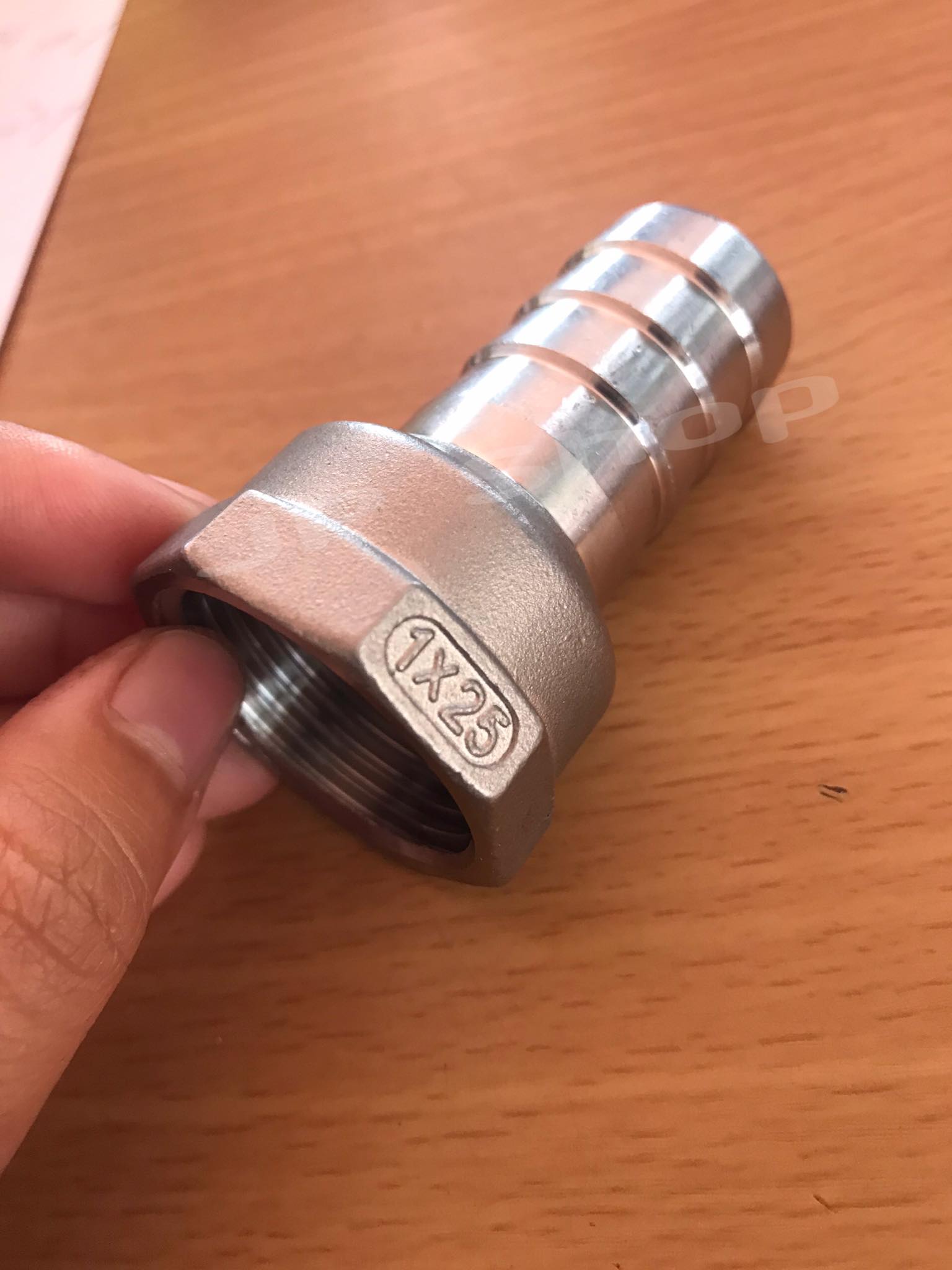 ข้อต่อเกลียวในหางไหล 1" * 1" สแตนเลส 304 #12525