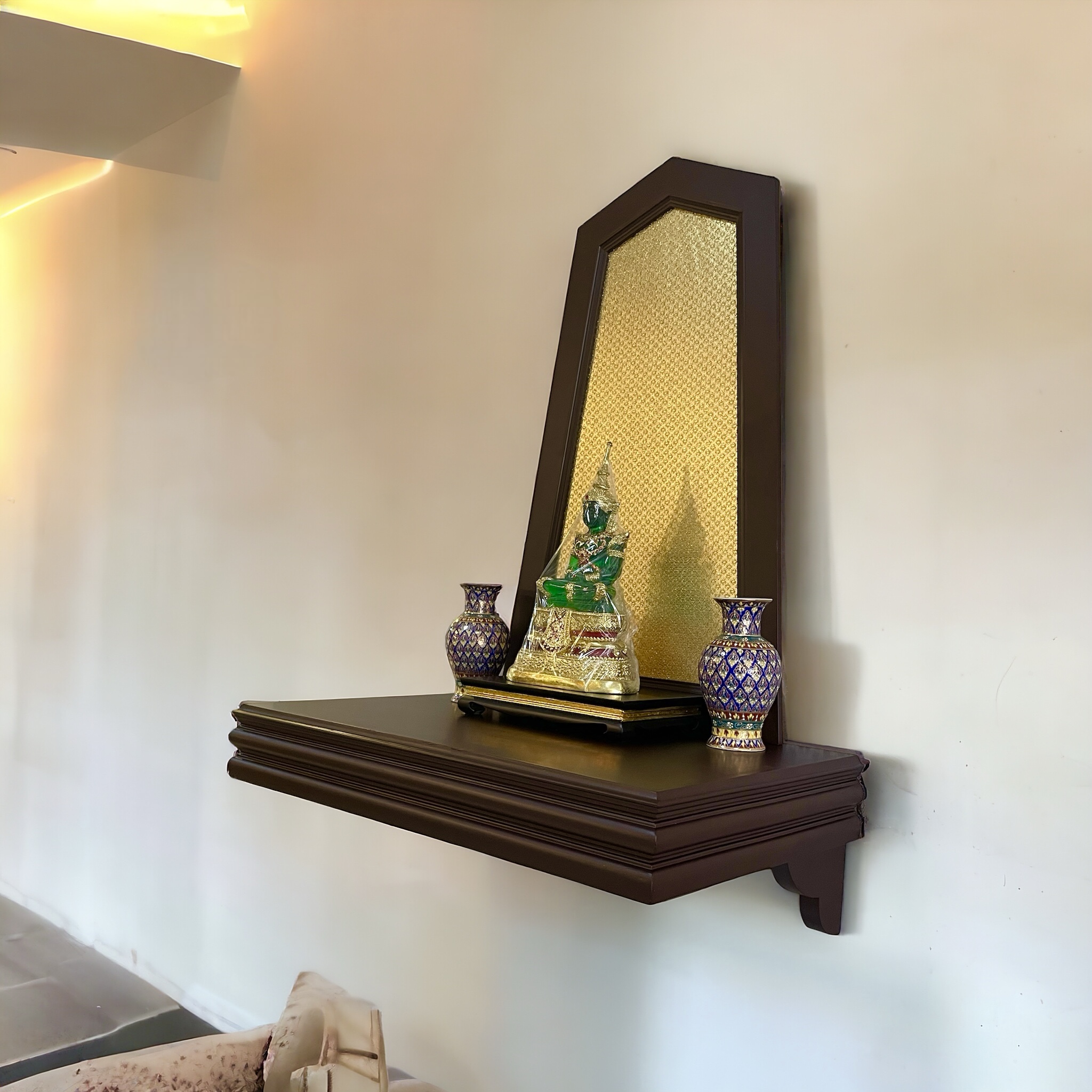 หิ้งกล่องลายบัว + ฉากโพธิ์สามเหลี่ยม สีน้ำตาล