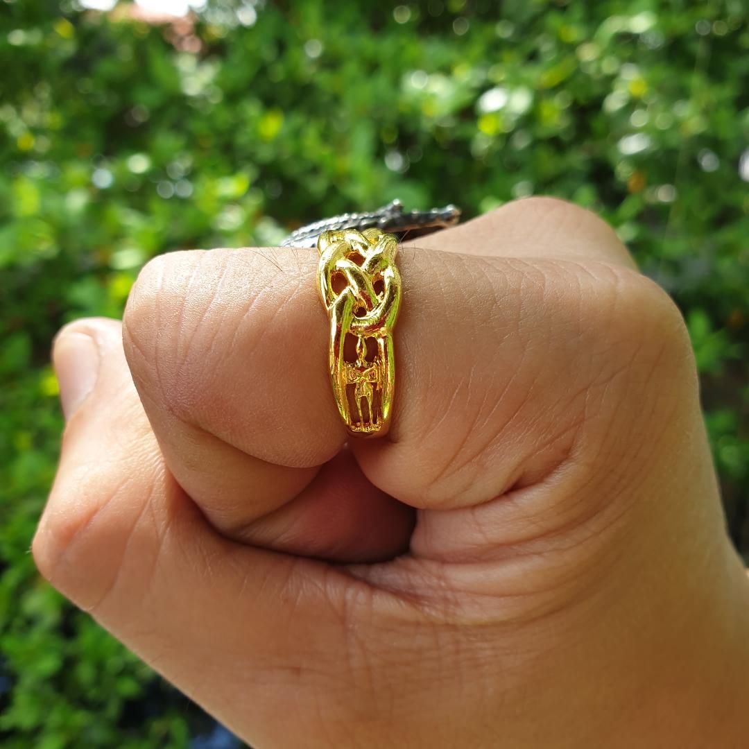 แหวน พิรอด ไอ้ไข่ เด็กวัดเจดีย์ มี4สีให้เลือก แดง เขียว น้ำเงินและทองล้วน วัสดุทองเหลือง ปรับขนาดได้ 8-11(57-65) สำเนา