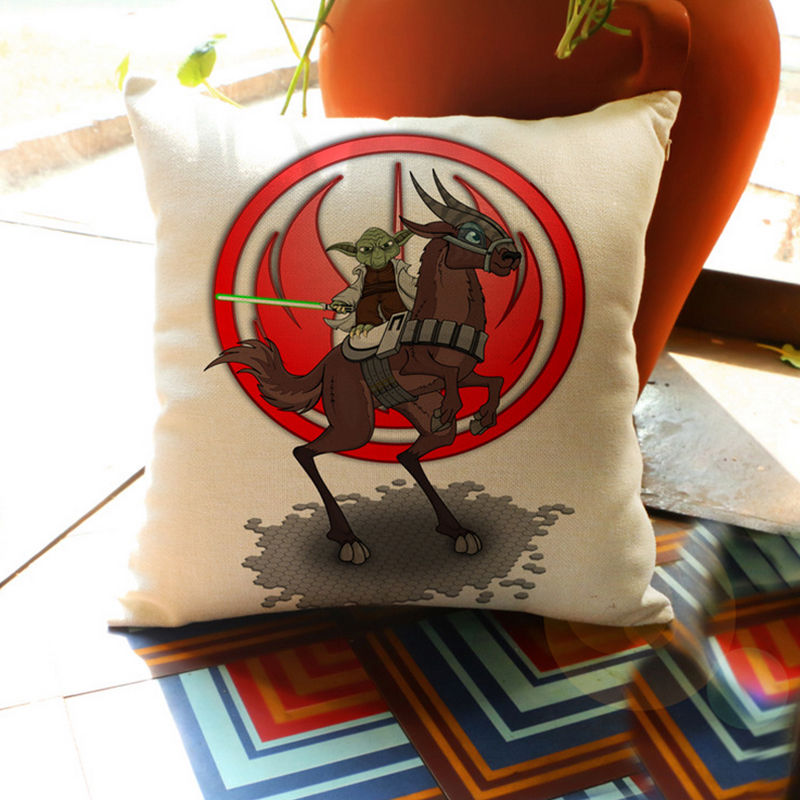 หมอน 18 นิ้ว Yoda ขี่ Tauntauns - Star Wars Pillow