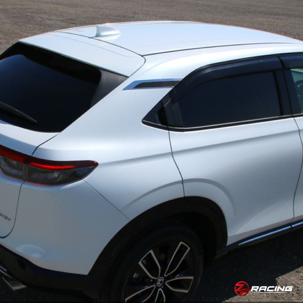 คิ้วตกแต่งเสาท้าย เสา C Honda HR-V e:HEV (RV) โครเมียม-คาร์บอน