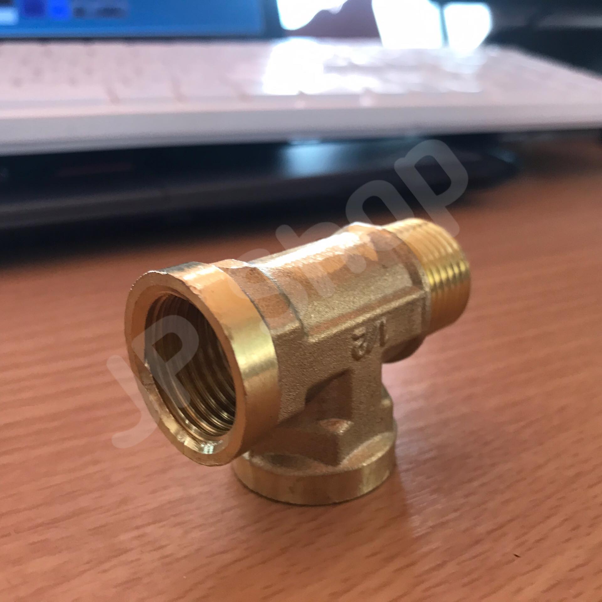 ข้อต่อทองเหลืองสามทางขนาด 4 หุน เกลียวนอก1 เกลียวใน 2 ข้อต่อ เกลียวนอก-ใน-ใน ทองเหลือง สามทาง #2254