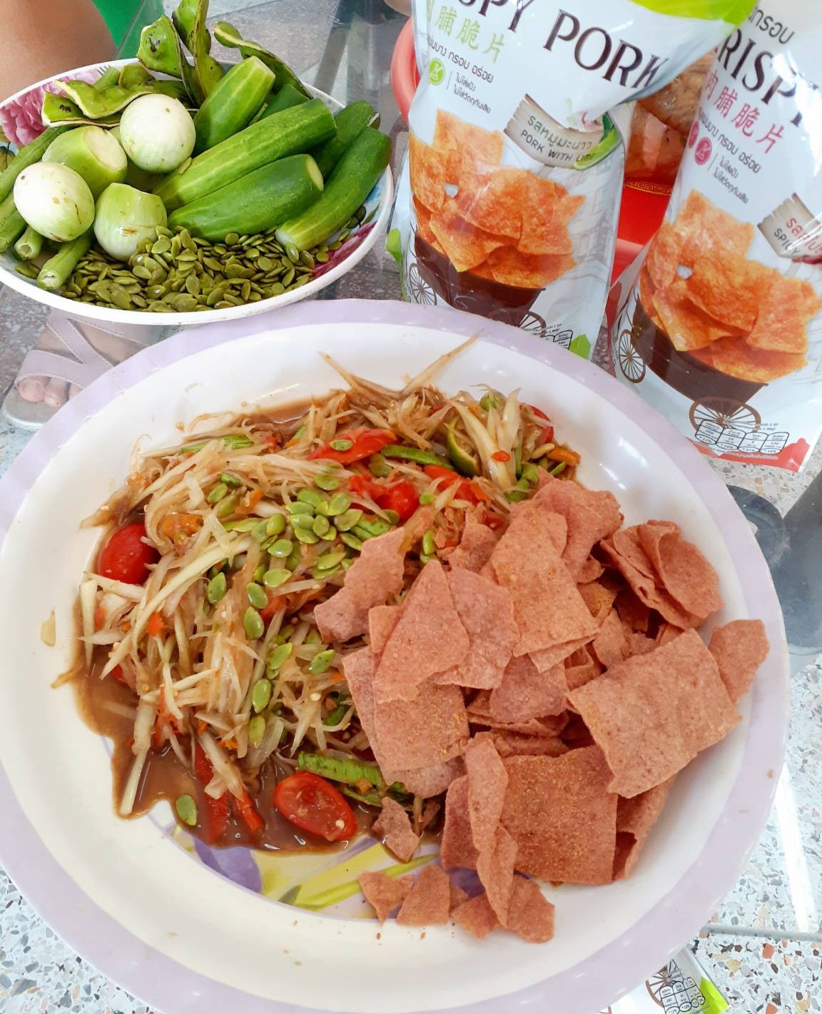 หมูแผ่น บาง กรอบ อร่อย 😋 อยากให้ลอง Crispy Pork รสหมูมะนาว 🤤 (แพ็ค 3ห่อ/100฿)