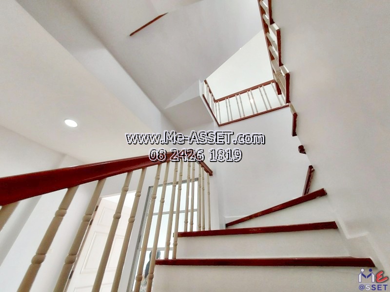 ขายทาวน์โฮมใกล้รถไฟฟ้า โซนอ่อนนุช พระโขนง เชื่อมสุขุมวิท พัฒนาการ ใกล้รถไฟฟ้าสายสีเหลืองศรีนครินทร์38 พาราไดซพาร์ค เดินทางสะดวกสวนหลวง ศรีนครินทร์ : มบ.บ้านกลางเมืองลูเซิร์น สุขุมวิท อ่อนนุช46 : 3 ชั้น 20.3 ตร.วา