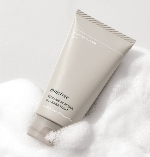Innisfree Volcanic Pore BHA Cleansing Foam 150g. โฟมโคลนภูเขาไฟ