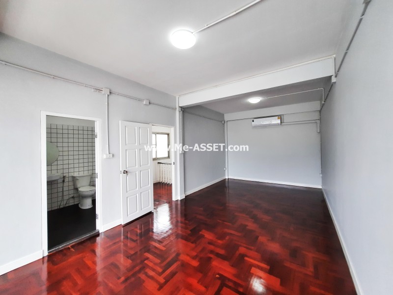 ขายและเช่า ทาวน์โฮมใกล้รถไฟฟ้า ย่าน สุทธิสาร ห้วยขวาง ประชาราษฎร์บำเพ็ญ : ถ.สุทธิสาร ซ.อุดมเกียรติ : 3 ชั้น 25.5 ตารางวา