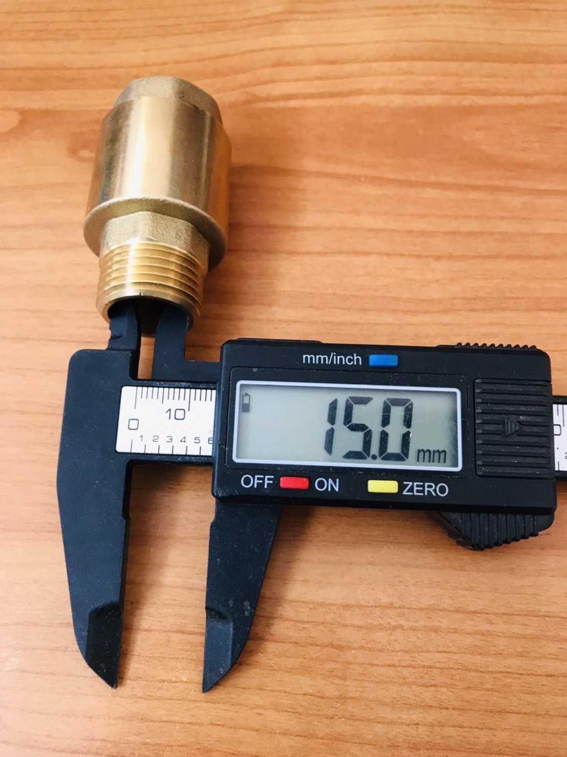 เช็ควาล์วทองเหลือง ขนาด 1/2 นิ้ว เกลียวใน-นอก (น้ำเข้าด้านเกลียวนอก) Brass Check Valve 1/2 inch Female-Male (ThreadInlet pipe, external thread )#00009