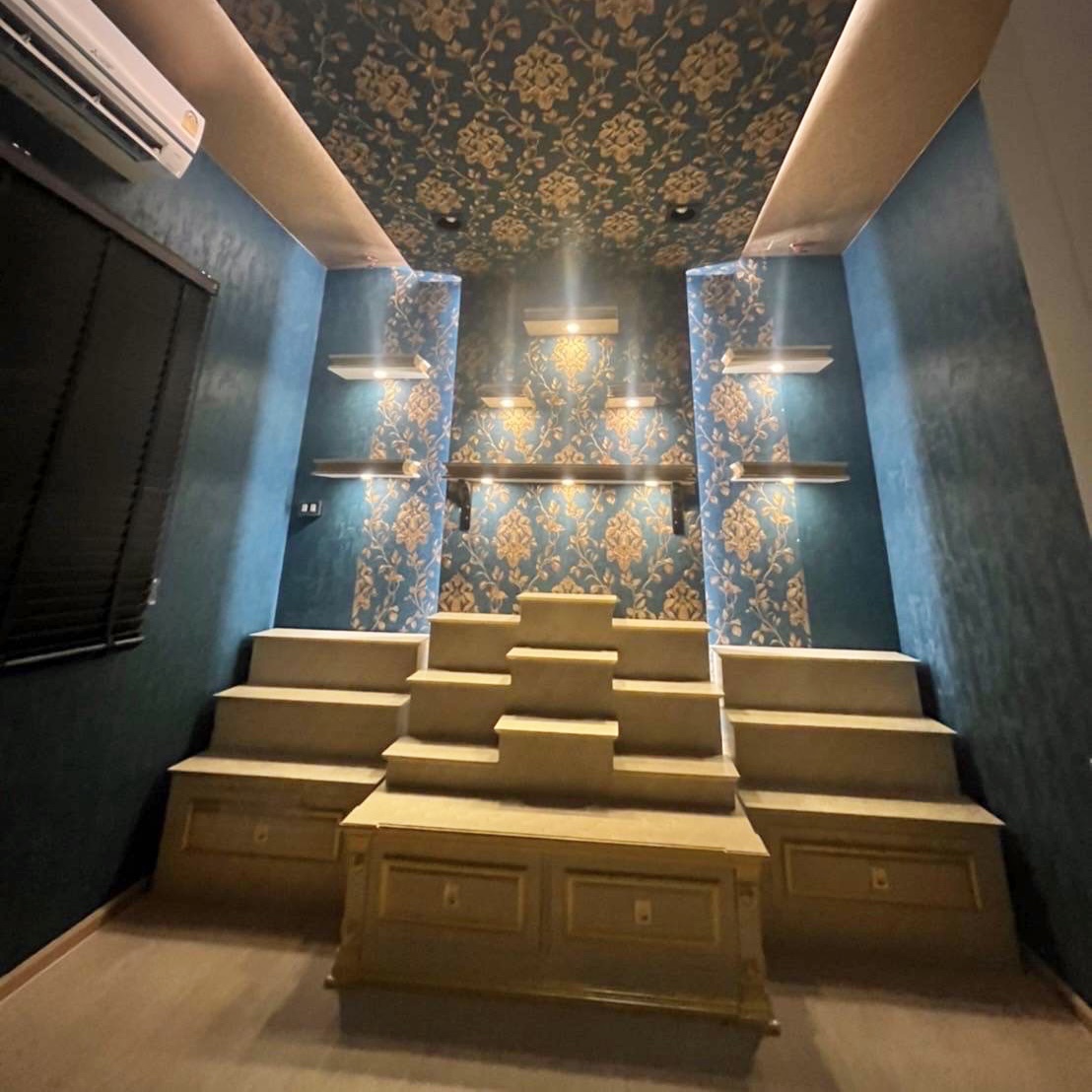 ตู้ขั้นบันได 15 ขั้น ลายน้ำทอง