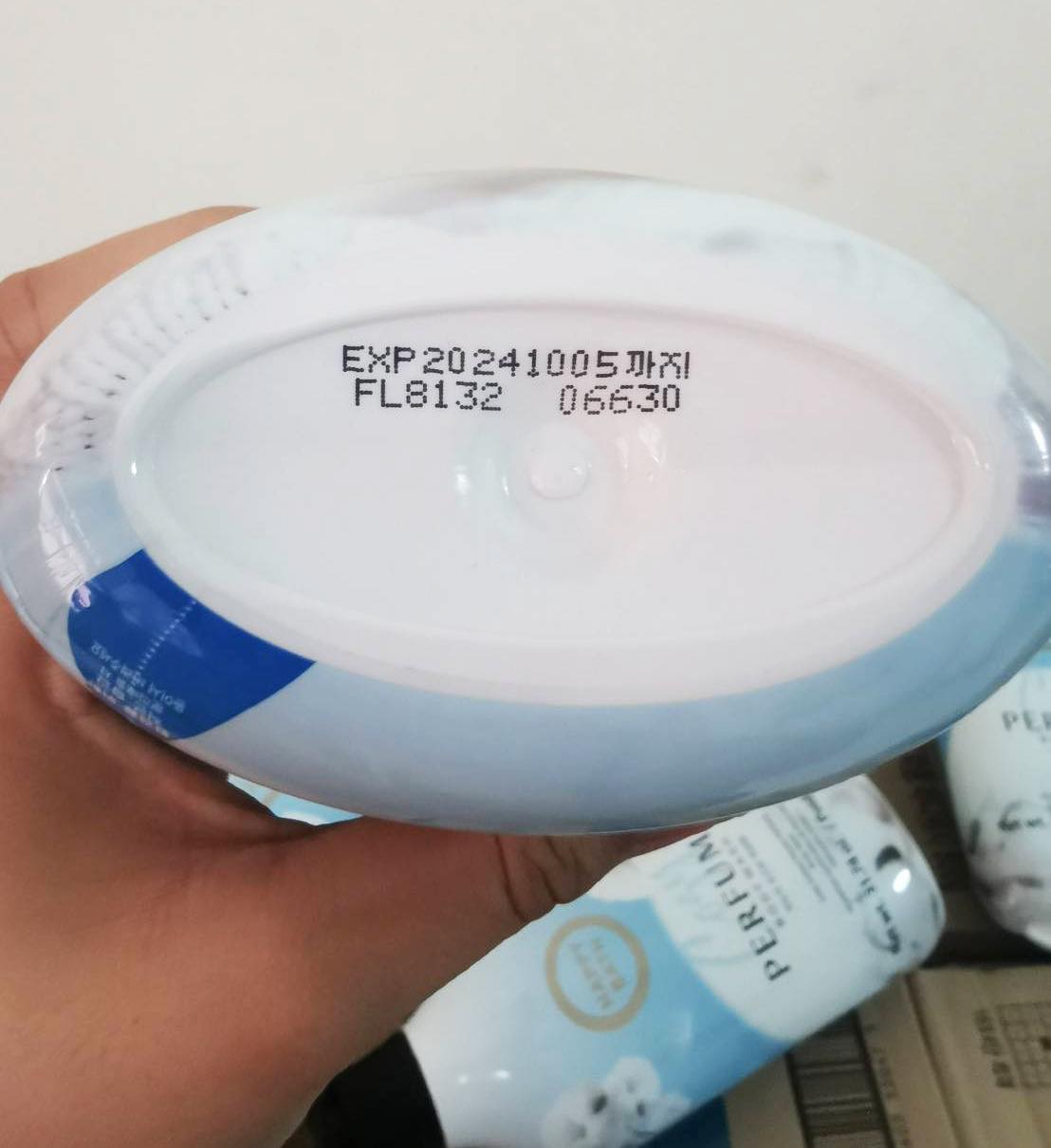 Happy Bath Perfume Body Wash ขวดใหญ่ 900 ml. #CozyCottonFlower ครีมอาบน้ำ กลิ่นแนวน้ำหอมโคลเอ้โบว์ครีม