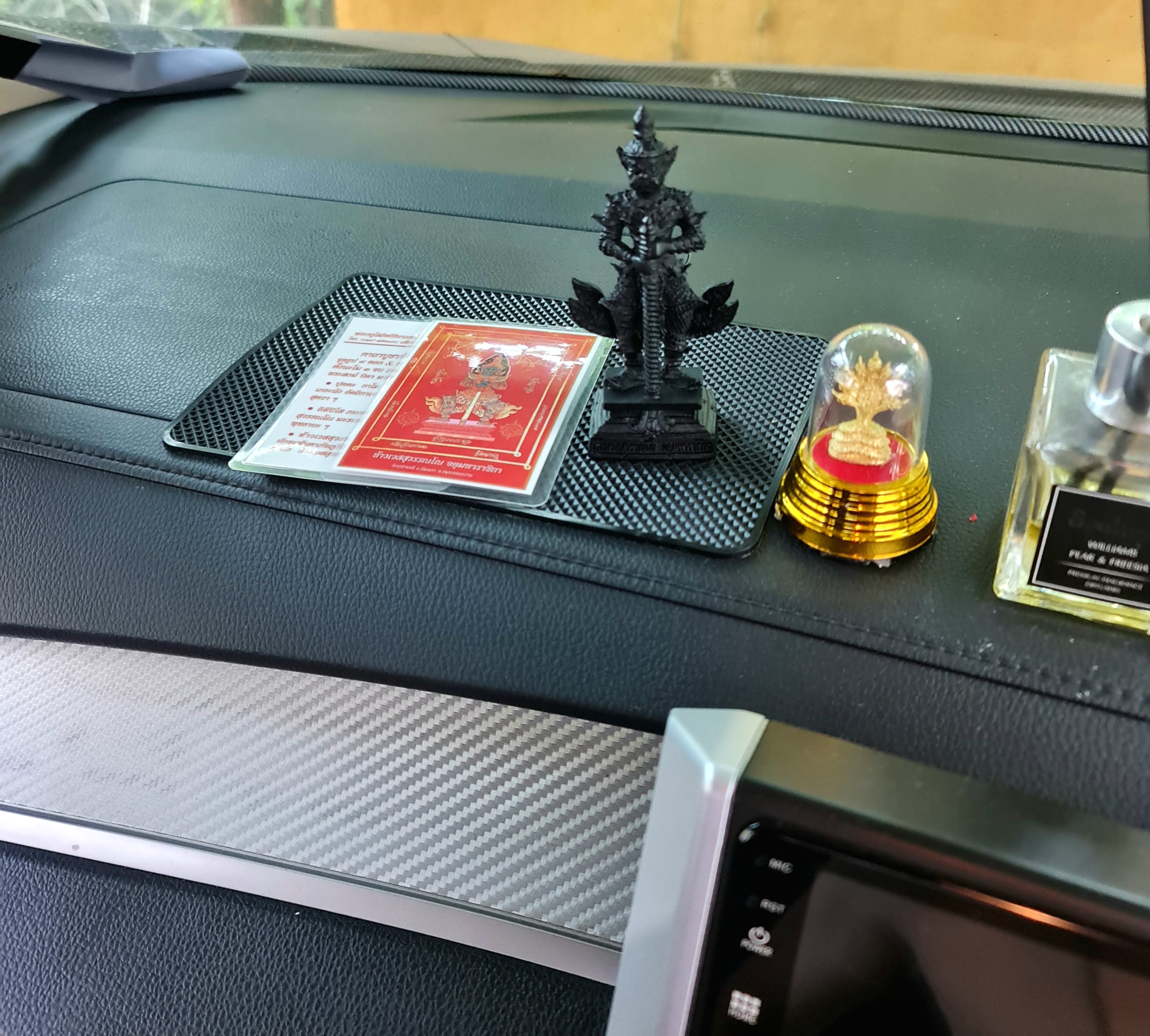 ท้าวเวสสุวรรณ ปี63 สูง4นิ้ว เนื้อชนวนรมดำ รุ่นลาภผลพูนทวี หลวงพ่ออิฏฐ์ วัดจุฬามณี จ.สมุทรสงคราม