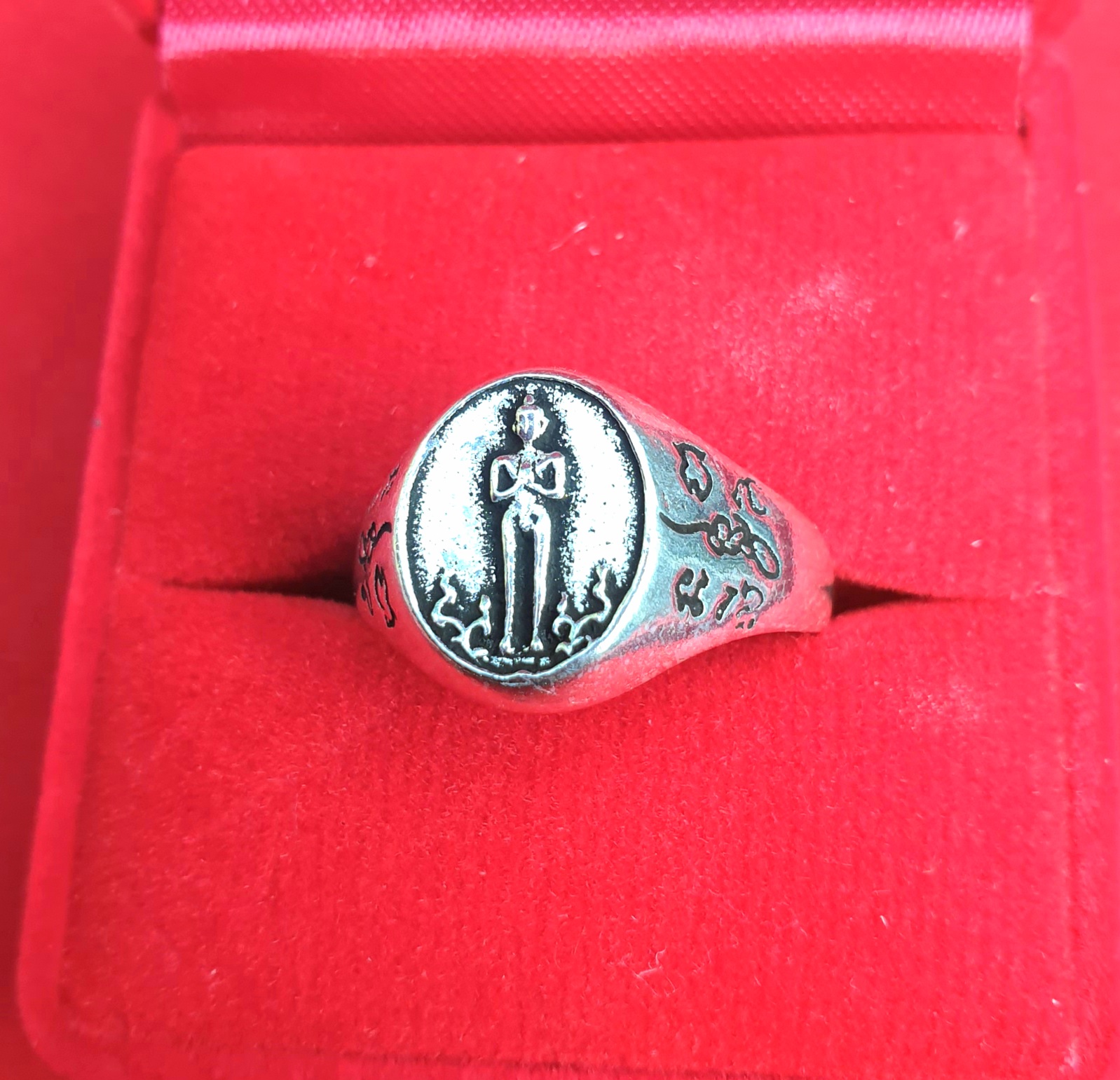 แหวน ไอ้ไข่ รับประกัน เงินแท้ 92.5% 50สตางค์ พร้อมกล่อง มี4ขนาดให้เลือก 7 8 9 10 11. +++แถมฟรีผ้ายันต์ +++ปลุกแสกให้แล้ว