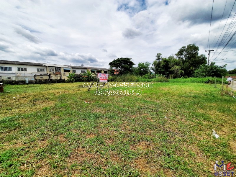 ขายที่ดินถมแล้ว ติดถนน ย่าน ลำสามแก้ว สวนส้มพัฒนา ลำลูกกาคลอง 2 : ซอยพวงส้ม ใกล้ตลาดบุญร่มเย็น : เนื้อที่รวม 300 ตร.วา แบ่งขายได้