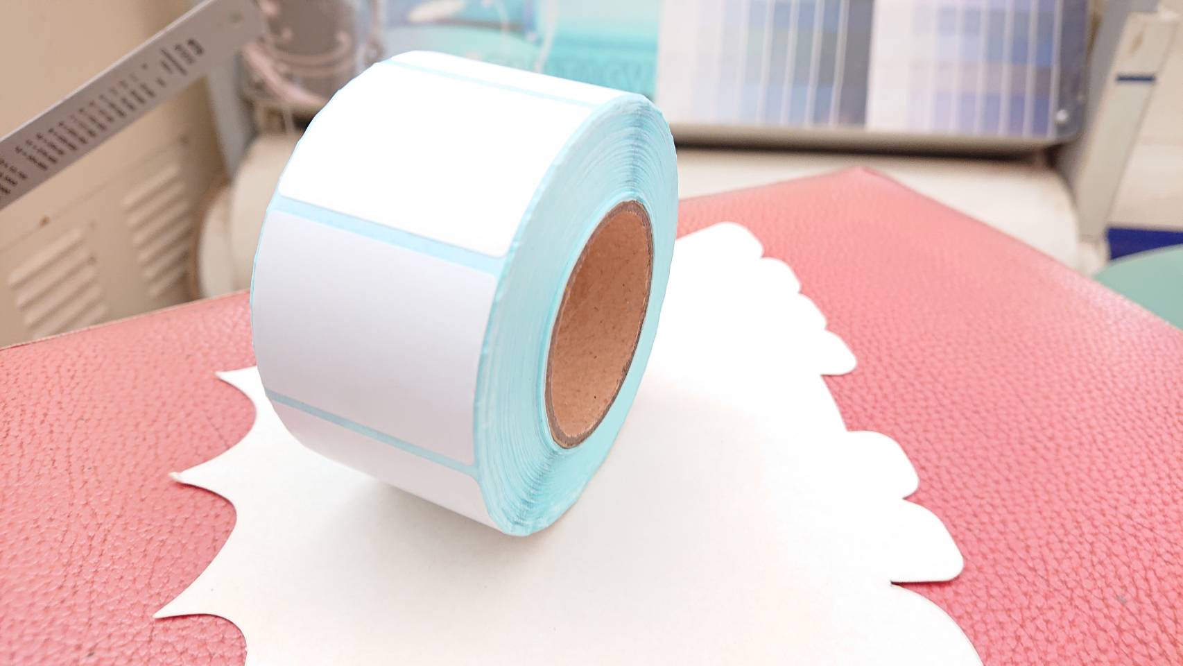 สติ๊กเกอร์บาร์โค้ดความร้อน(แนวนอน) เทอร์มอล สติ๊กเกอร์ ลาเบลม้วน ป้ายสติ๊กเกอร์ ฉลาก ฉลากการจัดส่ง สติ๊กเกอร์บาร์โค้ด กระดาษความร้อน ขนาด 40*30*800ดวง#4030800