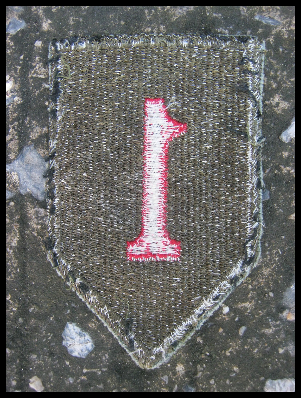 อาร์มหน่วยกองพลทหารราบที่ 1 กองทัพสหรัฐฯ สงครามเวียตนาม ขอยรุ่ย