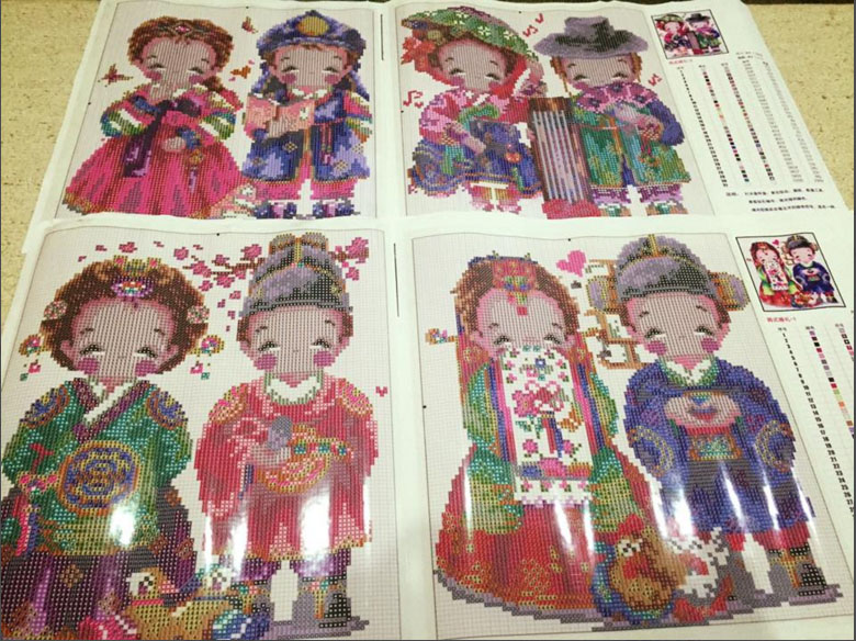 การ์ตูนคู่รักเกาหลี (เซ็ตนี้มี4 แบบ) รูปละ 1,150.บาท (เซ็ตละ 2,900.บาท)