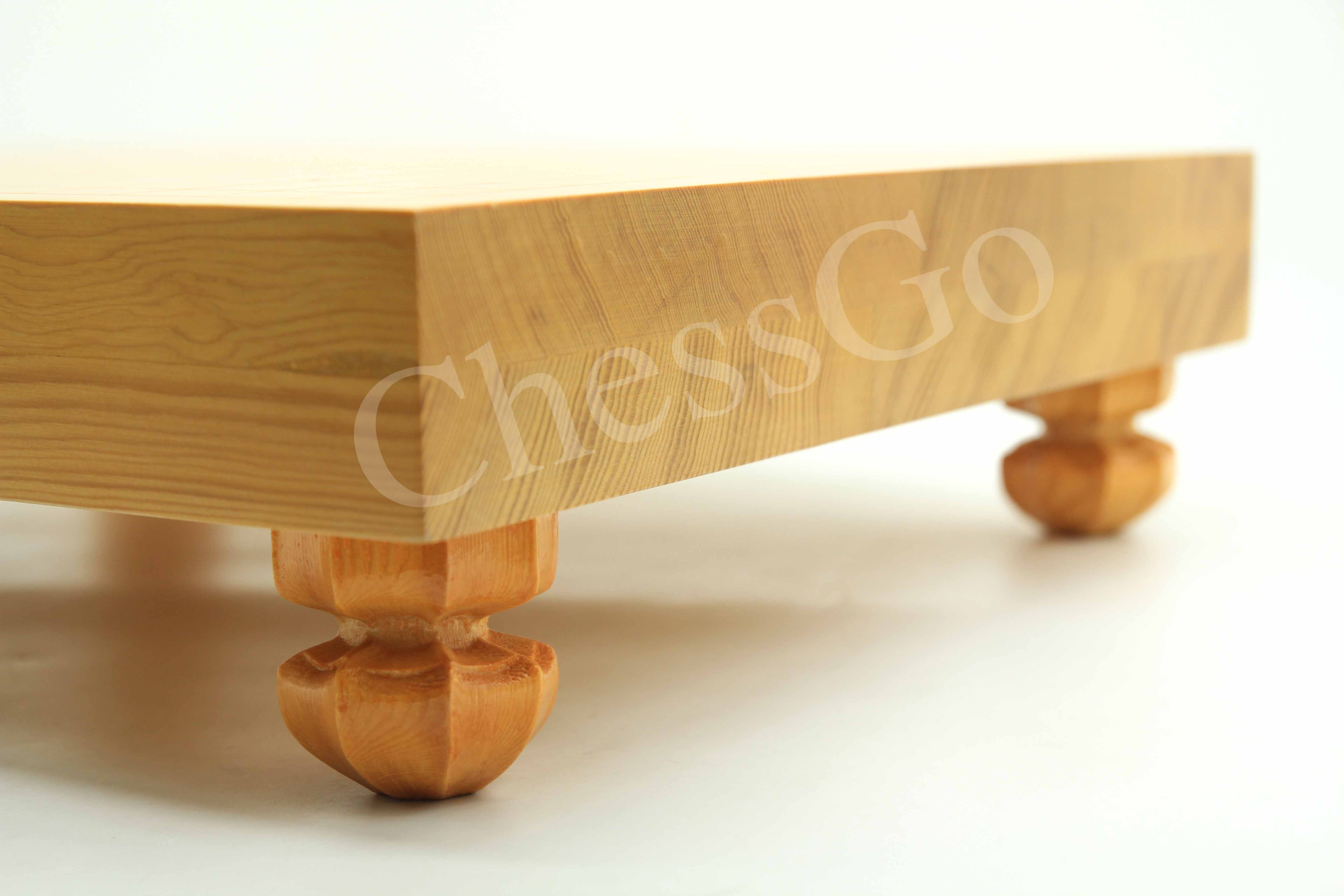 ชุดหมากล้อมไม้ขาบัว(เม็ดหินนูน2ด้าน/โถไม้yellow spruce)