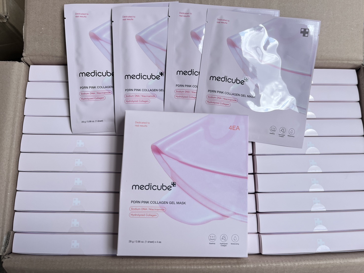Medicube PDRN Pink Collagen Gel Mask (1 กล่อง / 4 แผ่น) มาส์ก ผิวเด้ง ใส ฉ่ำน้ำเหมือนมาจากคลินิก!