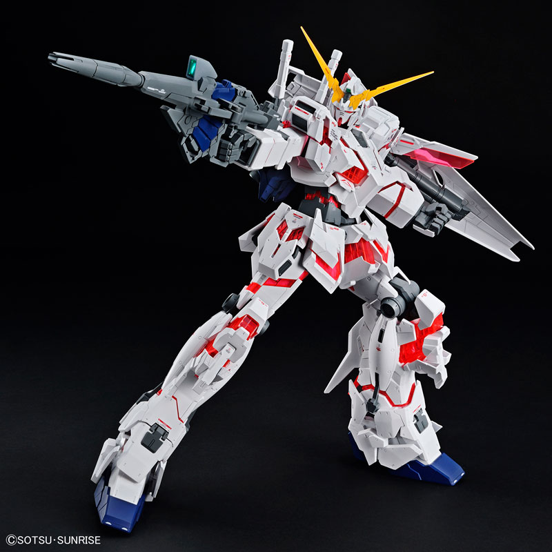 Mega Size Model Unicorn Gundam (Destroy Mode)
