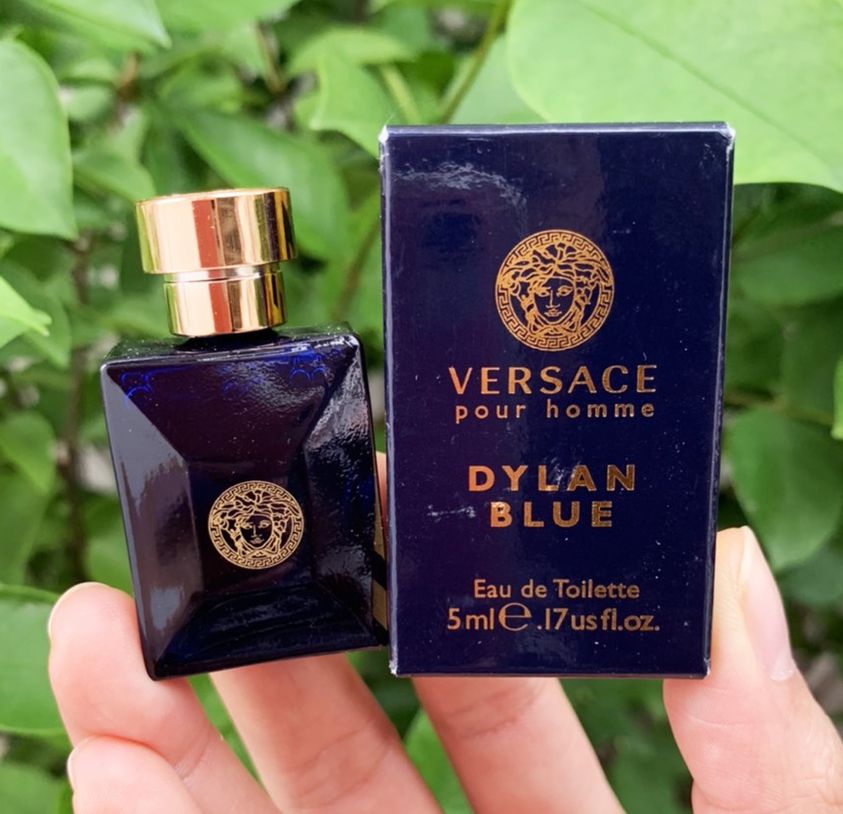 ขนาดทดลอง Versace Dylan Blue Pour Homme EDT 5ml. น้ำหอมสำหรับผู้ชาย ของแท้