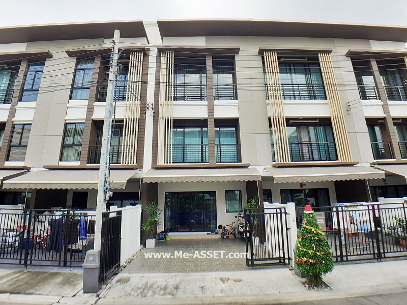 ขายทาวน์โฮม ม.บ้านกลางเมือง กัลปพฤกษ์ ซ.กำนันแม้น แขวงบางหว้า เขตภาษีเจริญ กรุงเทพ / พื้นที่ 3 ชั้น 18.4 ตารางวา