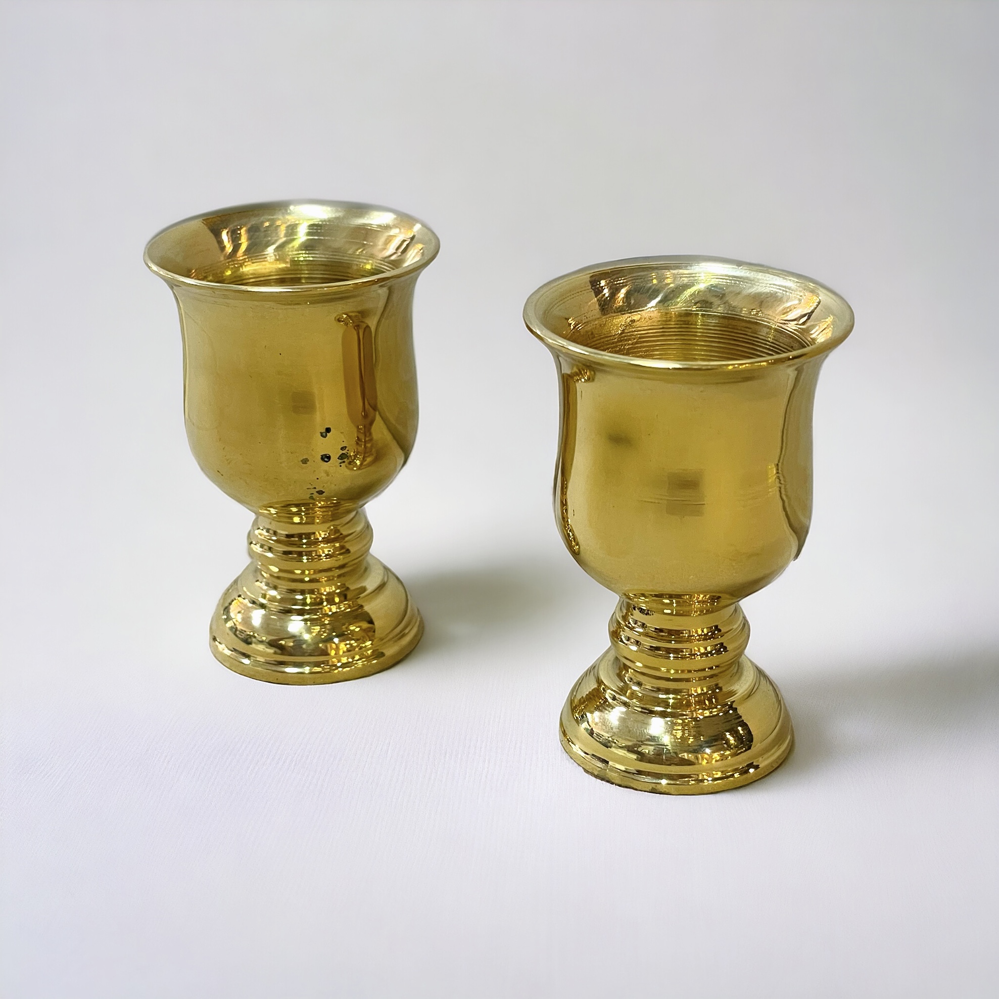 เชิงเทียนทองเหลือง ใหญ่