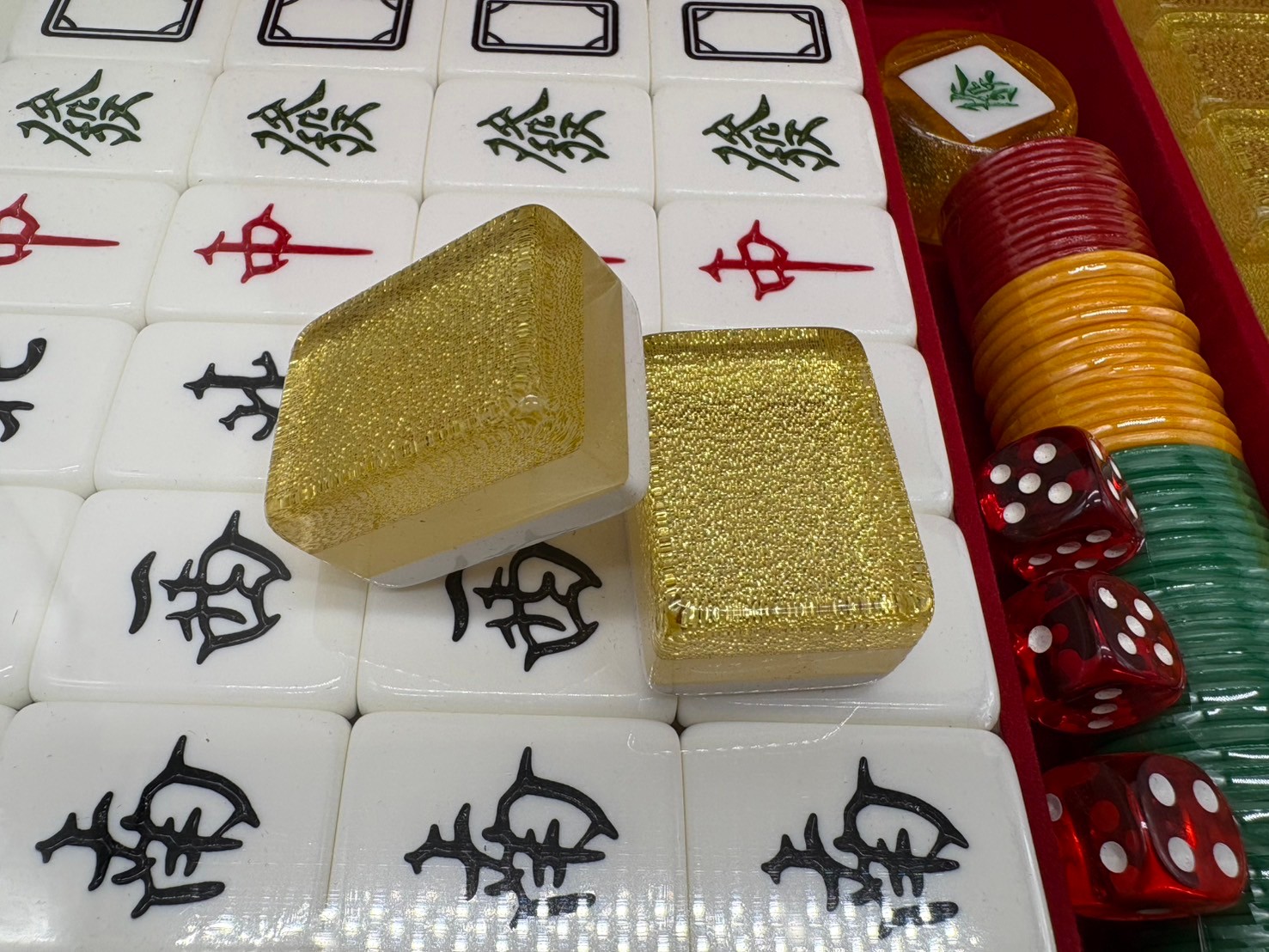 ไพ่นกกระจอกชุดพรีเมี่ยม High Quality Mahjong with Aluminum Box #37 สีทอง
