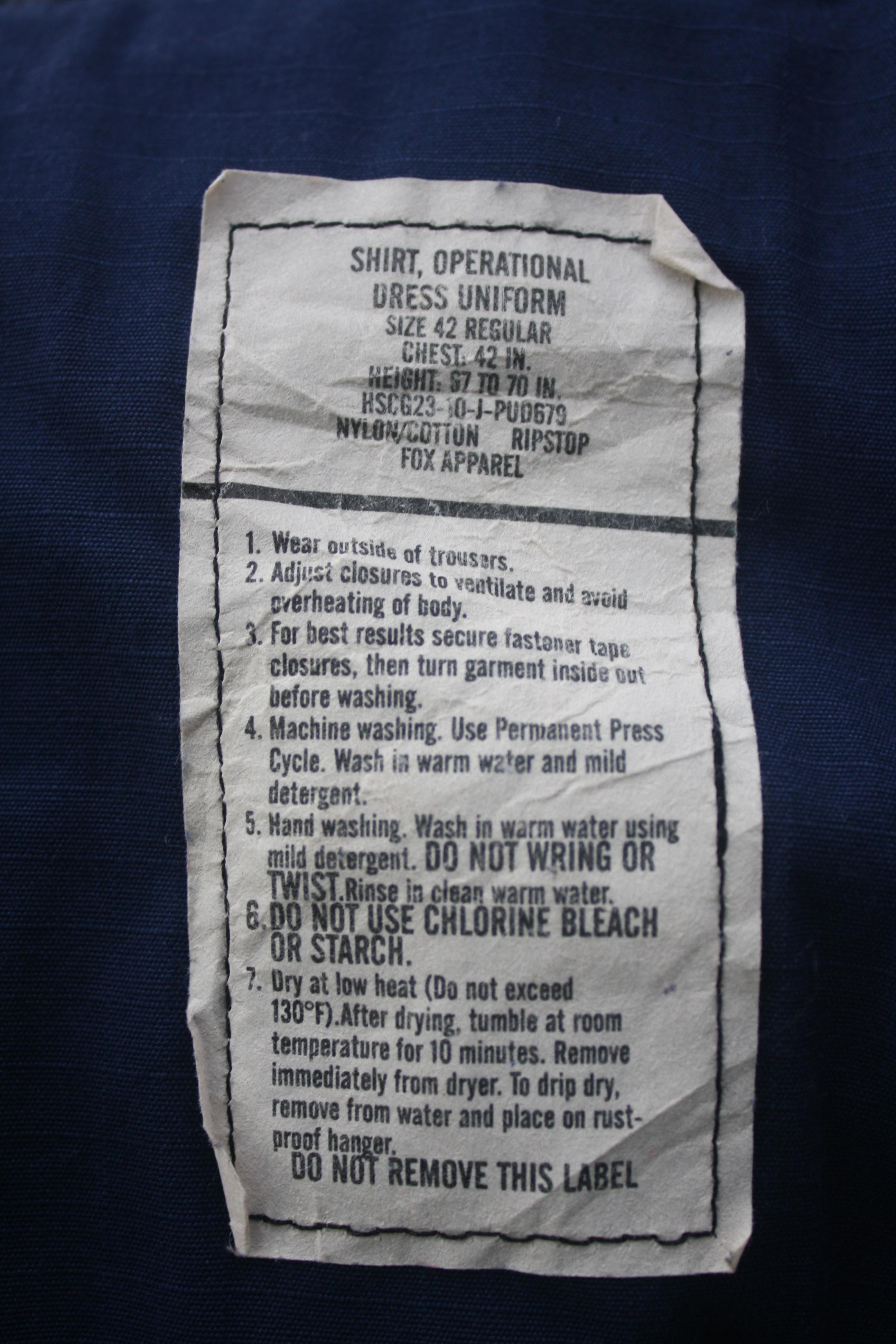 เสื้อเครื่องแบบเจ้าหน้าที่หน่วยยามฝั่งสหรัฐ Uniforms of the United States Coast Guard Operational Dress Uniform (ODU)