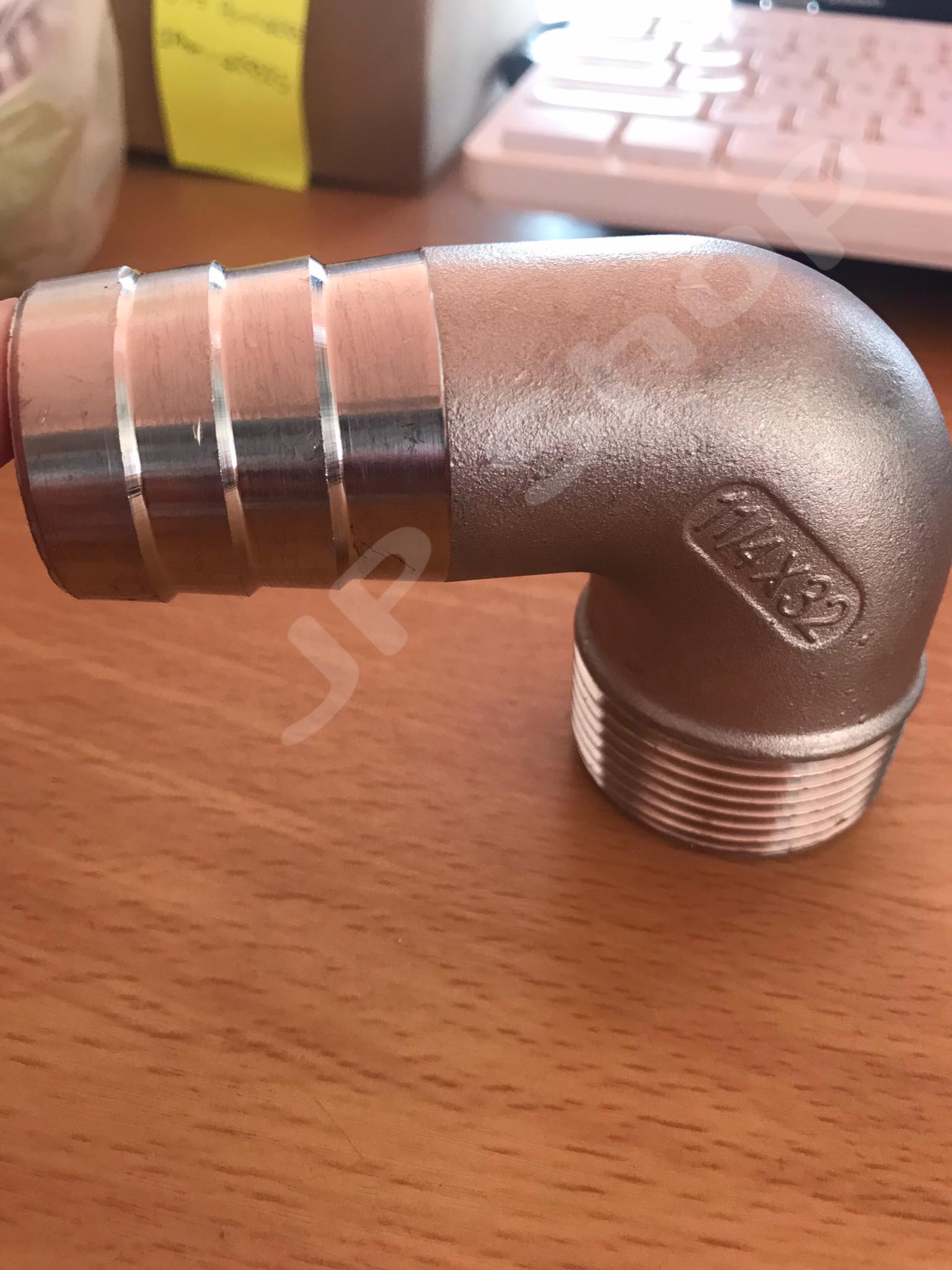 ข้องอเกลียวนอก ขนาด1 1/4นิ้ว หางไหล สแตนเลส304 #15831