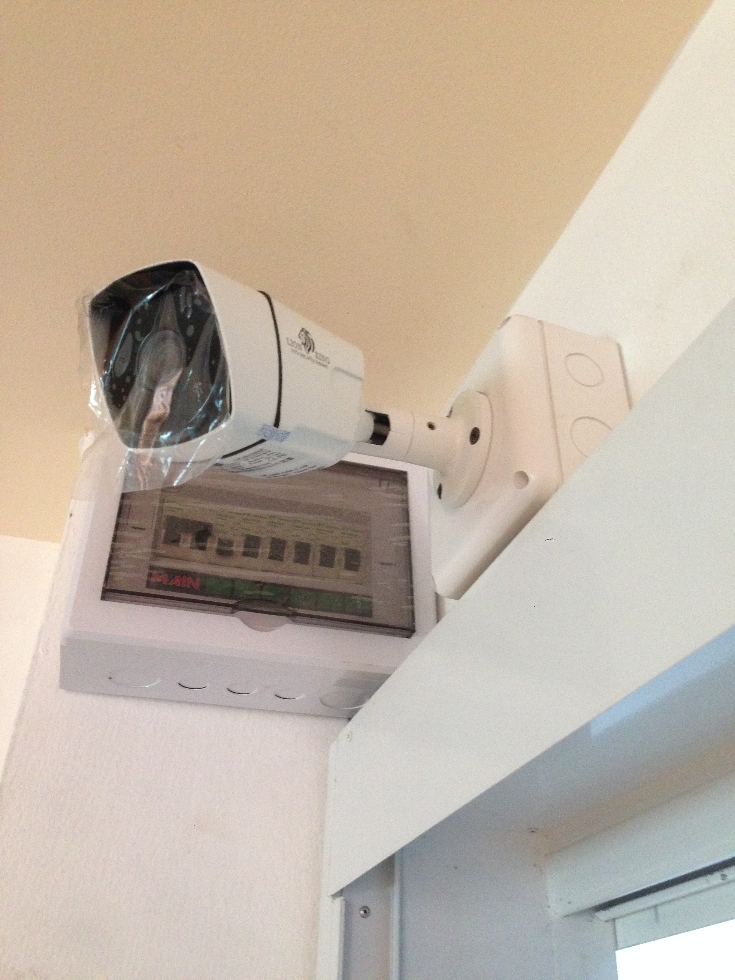 กล้องวงจรปิดพร้อมติดตั้งและดูแลระบบ