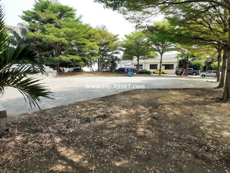 ขายทาวน์โฮม 3 ชั้น 18 ตรว ม.พรบดินทร ถ.นวมินทร์ 157 เขตบึงกุ่ม กรุงเทพฯ / การเดินทางสะดวกสามารถเข้า-ออกได้หลายเส้นทาง อาทิ ซอยนวลจันทร์ 36, 56, 157