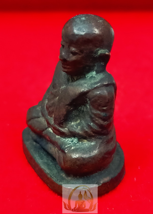 รูปหล่อหลวงพ่อเงิน รุ่นช้างคู่ เนื้อทองผสม วัดท้ายน้ำ จ.พิจิตร ปี 2526