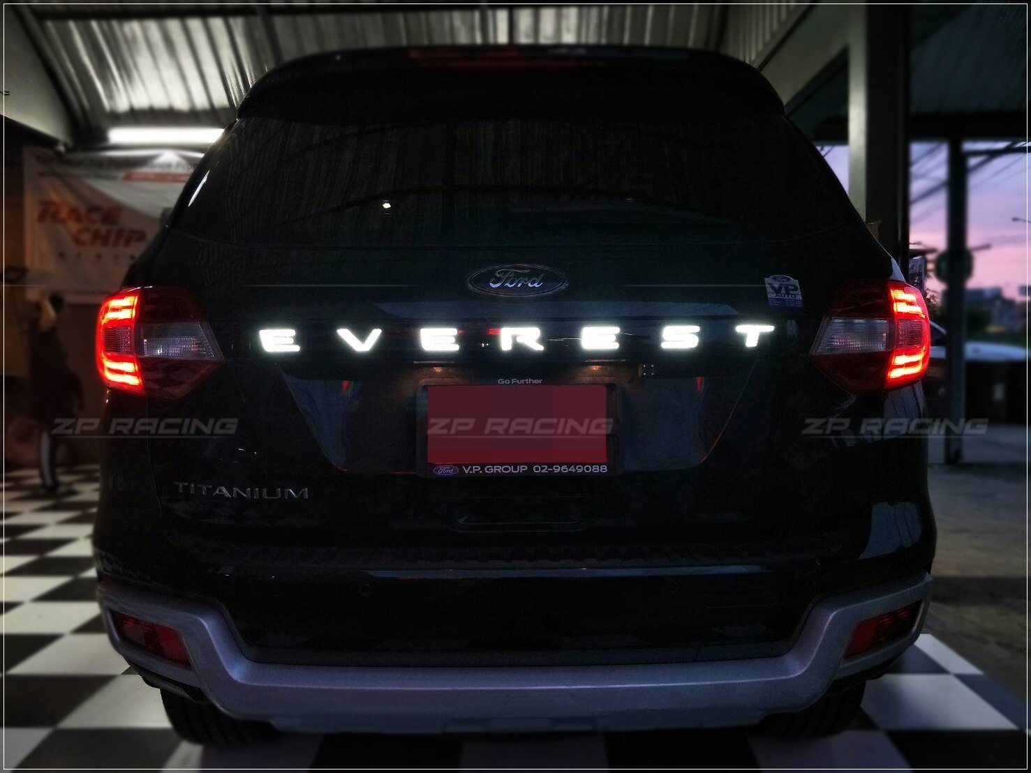 คาดฝาท้าย คาดท้าย EVEREST มีไฟ LED