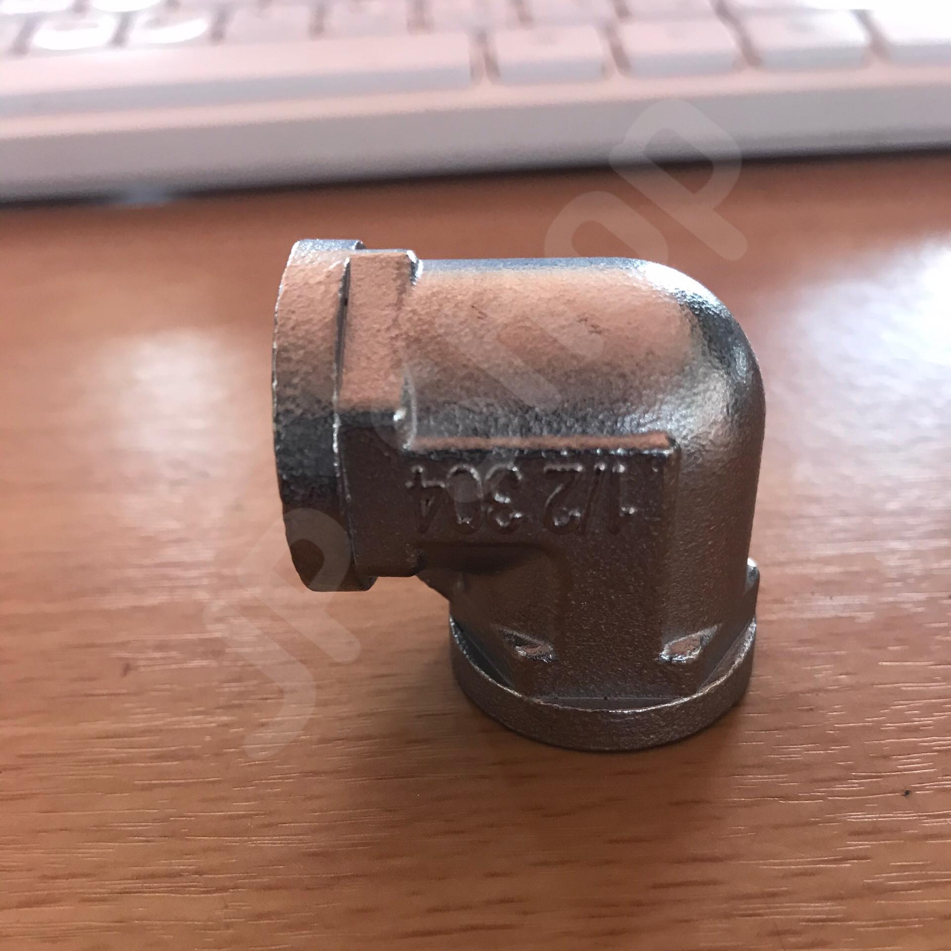 ข้องอสแตนเลส304 เกลียวใน ขนาด 4 หุน #3654