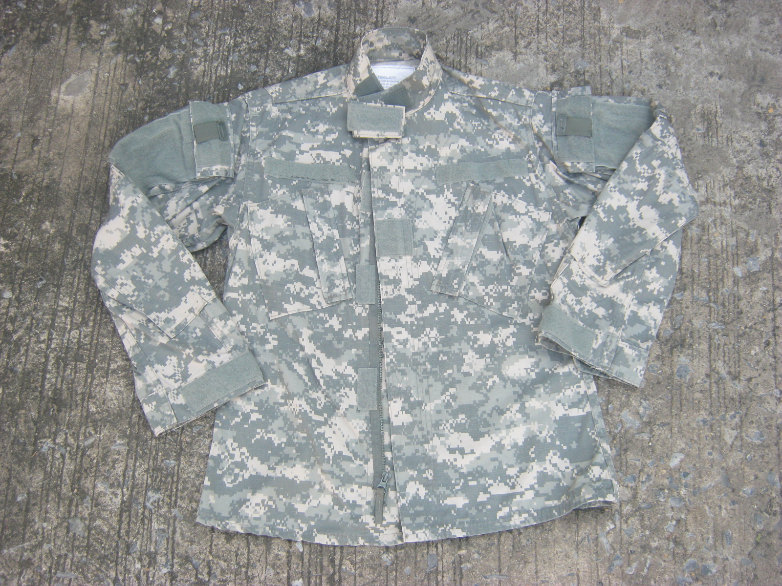 เสื้อทหารสหรัฐ ลายดิจิตอล ACU