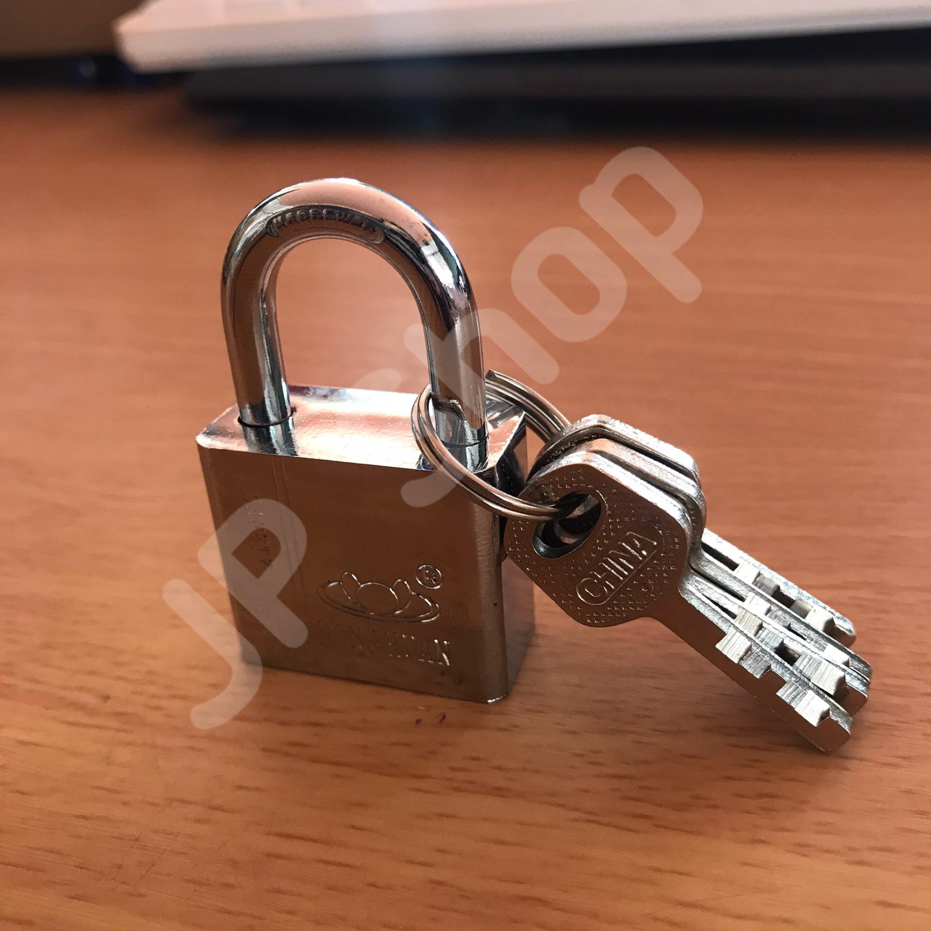 กุญแจล็อคบ้าน ล็อคครัว ล็อคอเนประสงค์ 30 มม. ล็อคแน่นหนา คงทน ราคาถูก สนใจสั่งซื้อได้เลย ห่วงสั้น #910